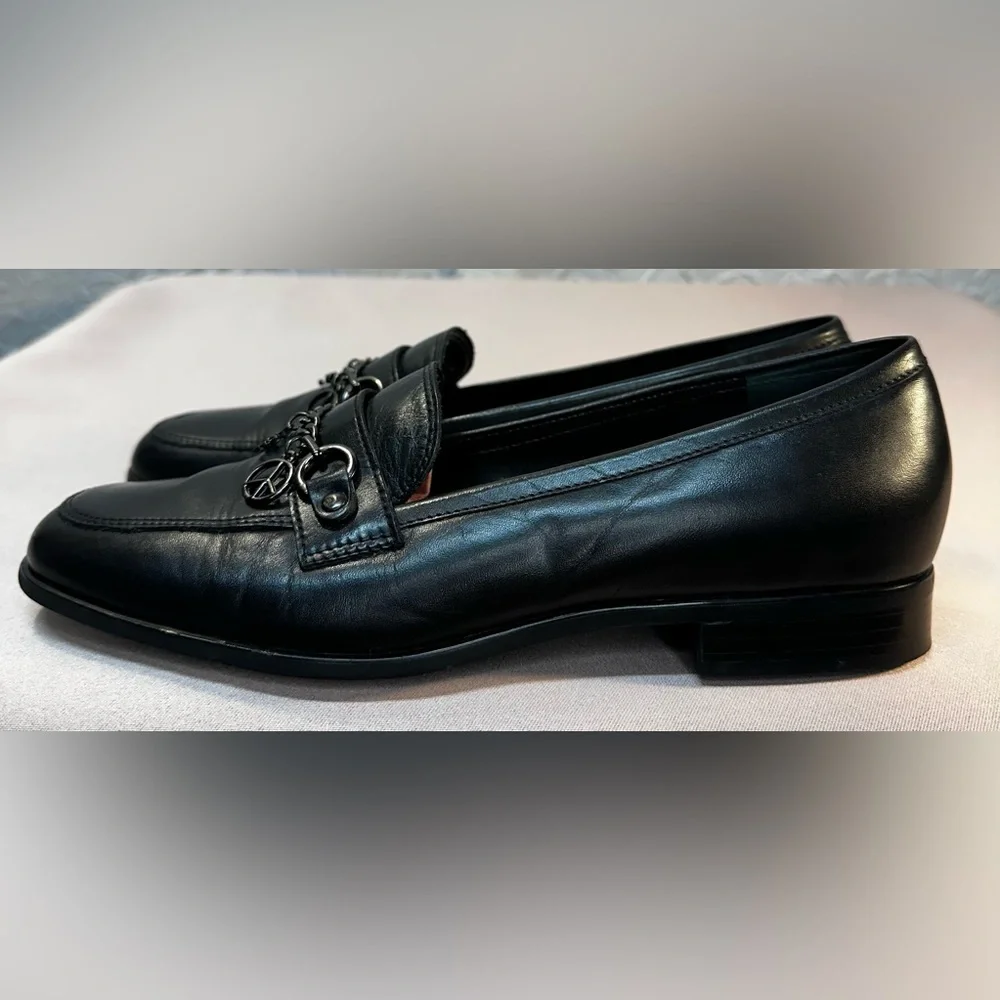 Franco Sarto- Women’s Black Leather Peace & Love Chain Loafers (7.5) - Picture 9 of 14